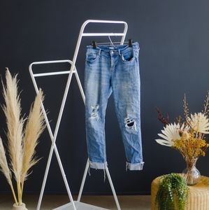 Distressed boyfriend jeans